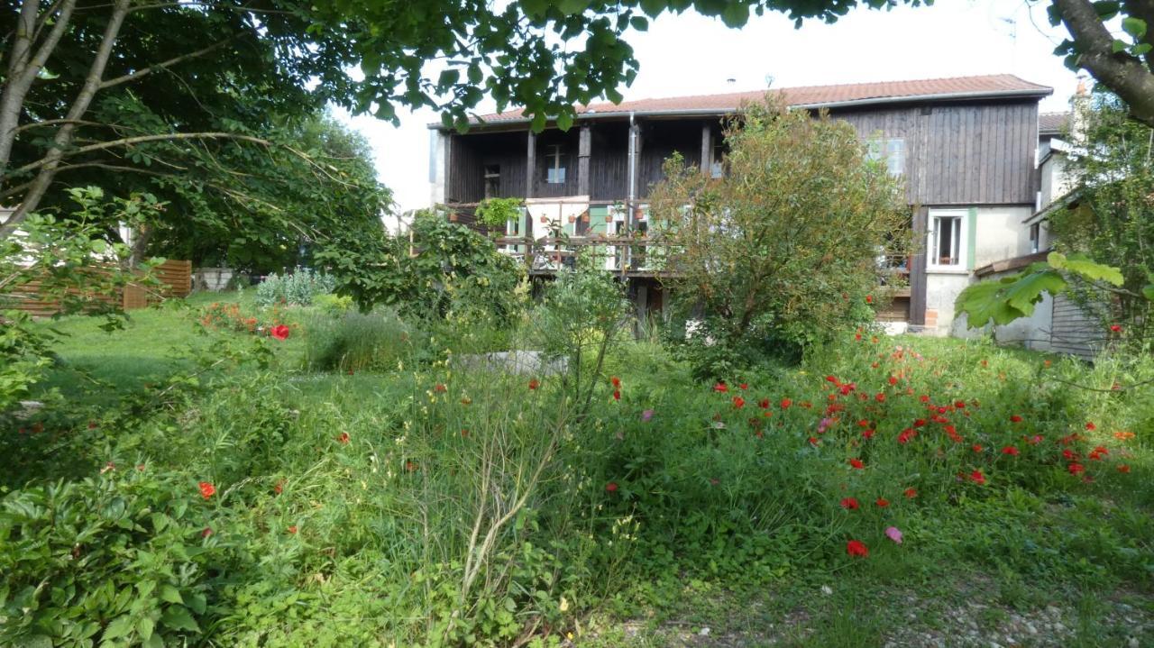 Chatrou Chatelraould-Saint-Louvent Extérieur photo