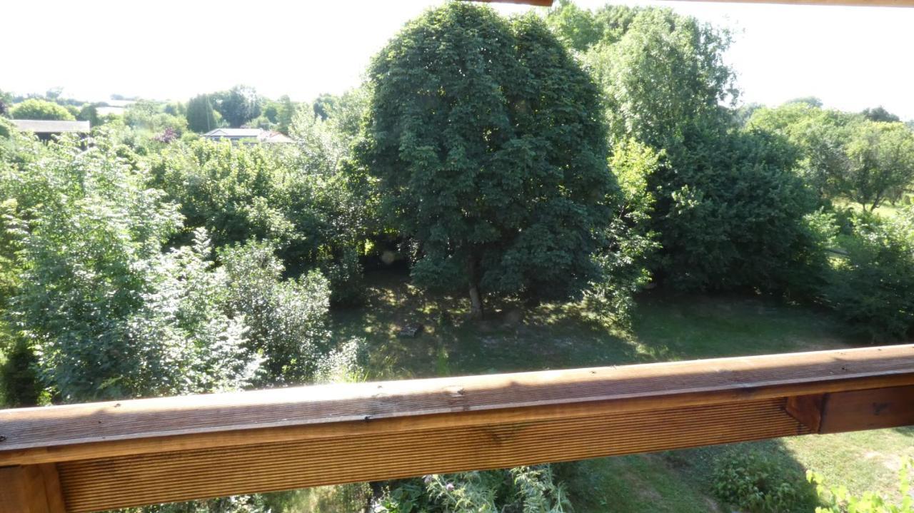 Chatrou Chatelraould-Saint-Louvent Extérieur photo