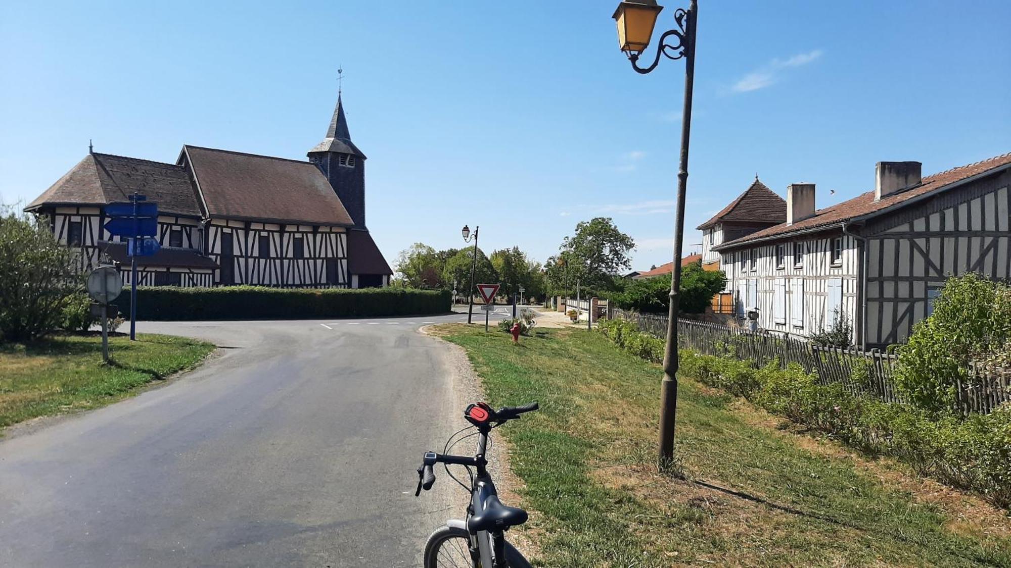 Chatrou Chatelraould-Saint-Louvent Extérieur photo